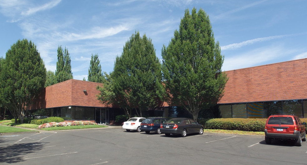 More Photos Of 9500-9560 SW Nimbus Ave, Beaverton Flex For Lease