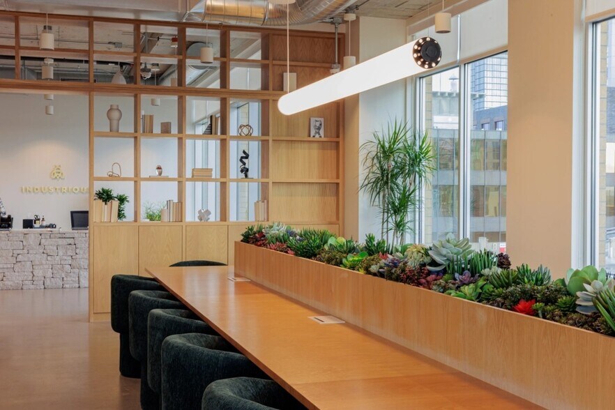 More Photos Of 4311 11th Ave NE, Seattle Coworking Space