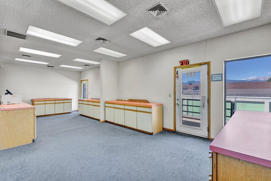 More Photos Of 250 Ruskin Dr, Colorado Springs Light Distribution For Sale