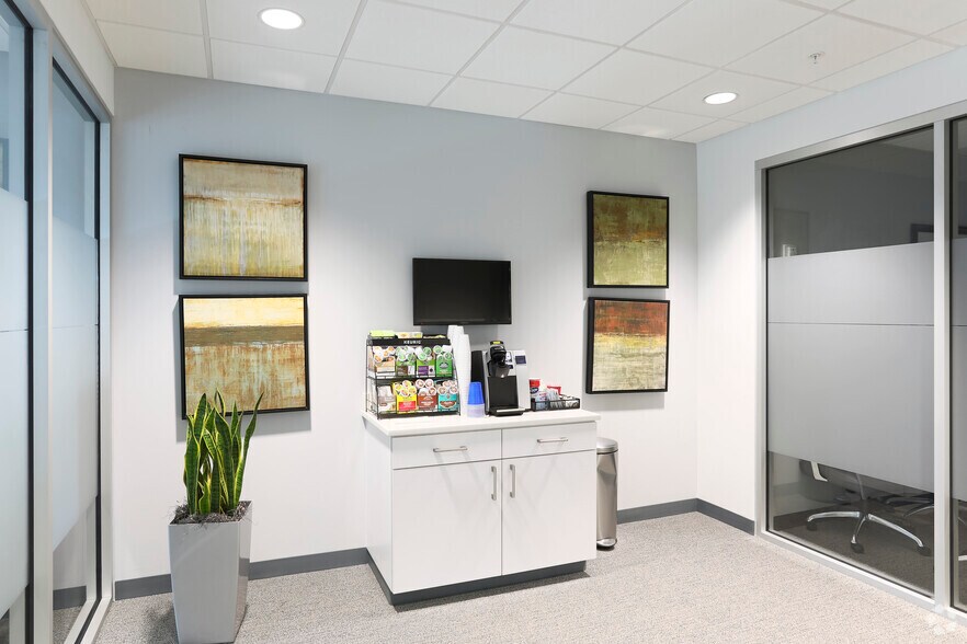 More Photos Of 200 E Broad St, Greenville Office For Lease