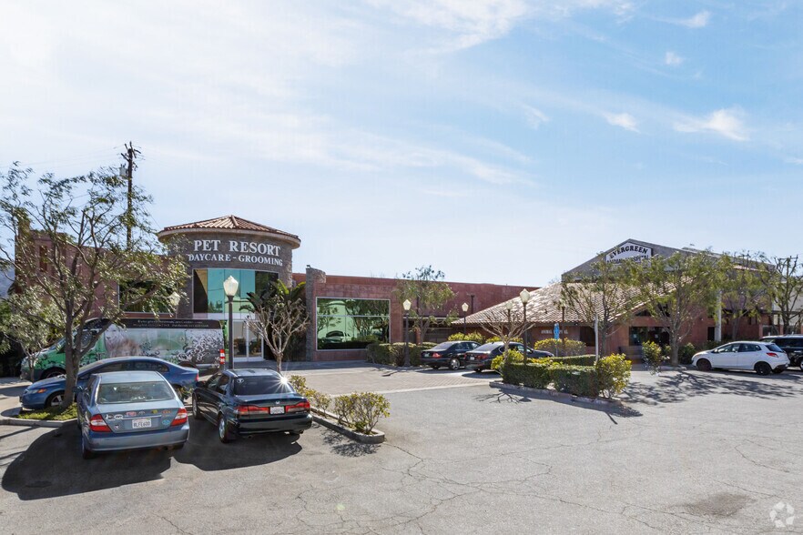 More Photos Of 23945-23947 Newhall Ave, Santa Clarita General Retail For Sale