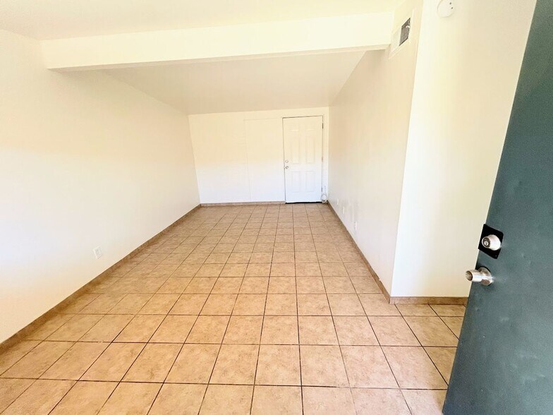 More Photos Of 1710 S Jefferson Ave, Tucson Apartments For Sale