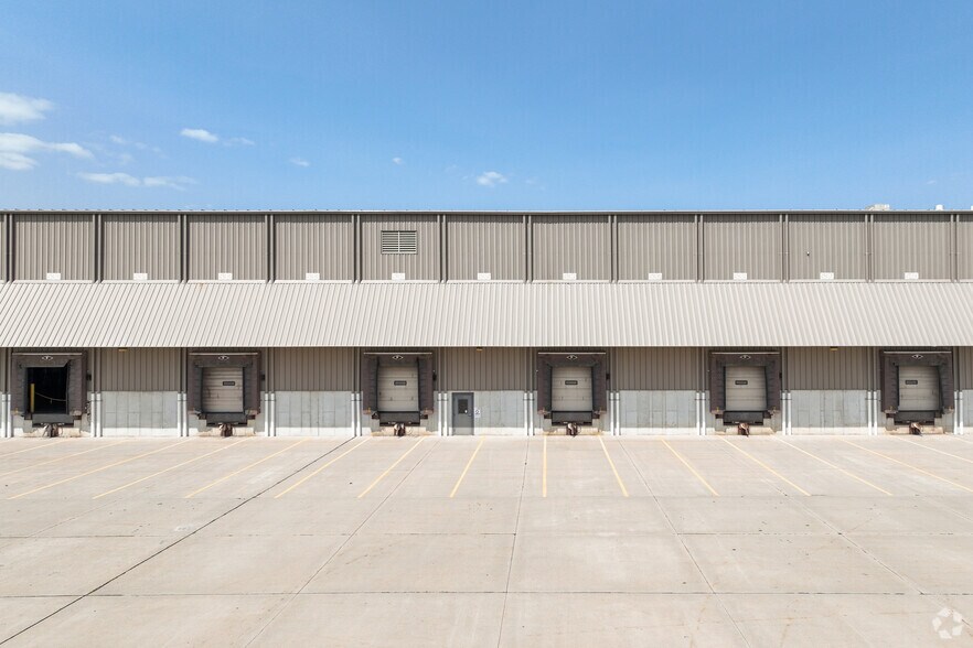 More Photos Of 1001 E Lutz Rd, Archbold Distribution For Lease