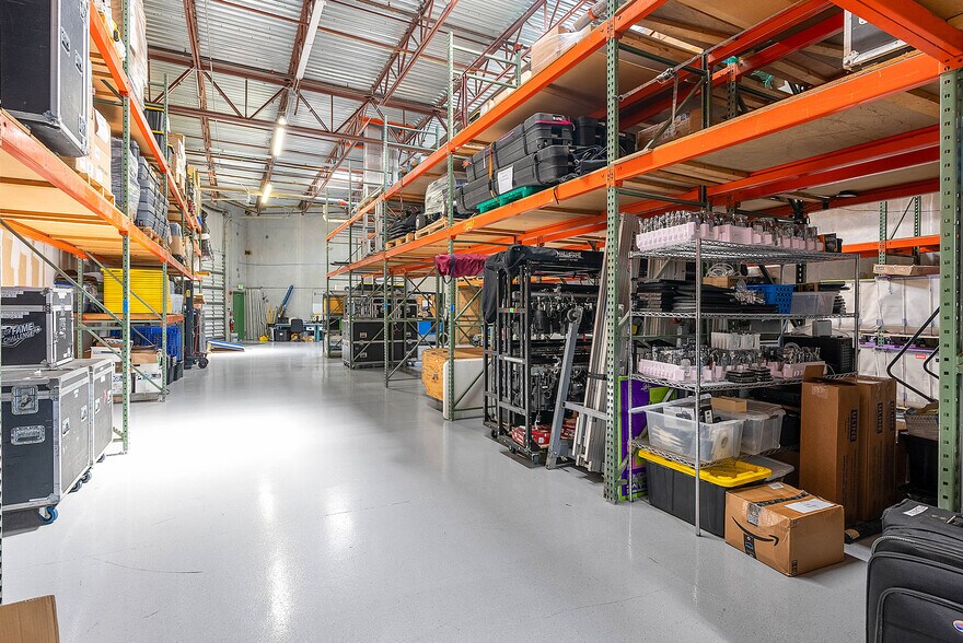 More Photos Of 1200 S Rogers Cir, Boca Raton Warehouse For Lease