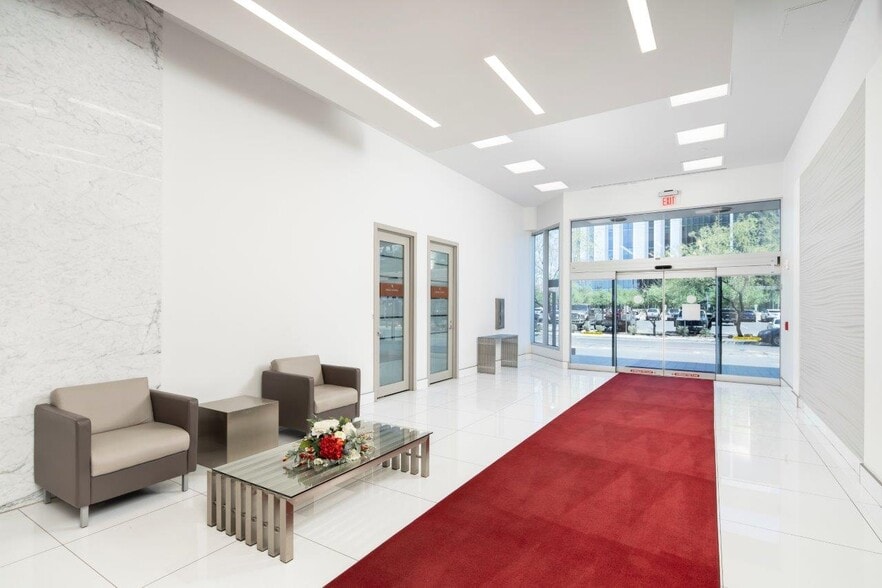 More Photos Of 3030 N Central Ave, Phoenix Office For Lease