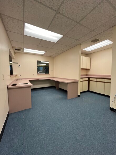 More Photos Of 11835 Fishing Point Dr, Newport News Office Residential For Lease