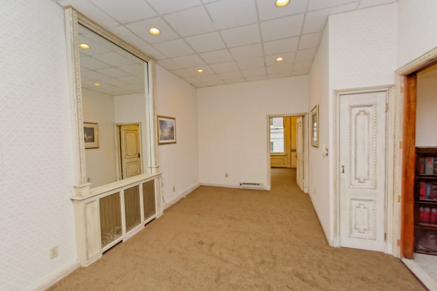 More Photos Of 600 Broadway, Albany Office For Sale