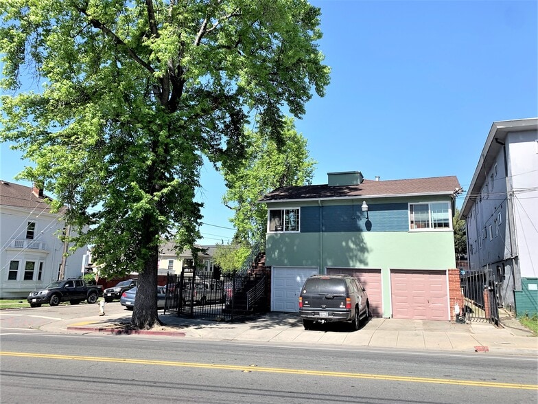 More Photos Of 3114 Ashbrook Ct, Oakland Apartments For Sale