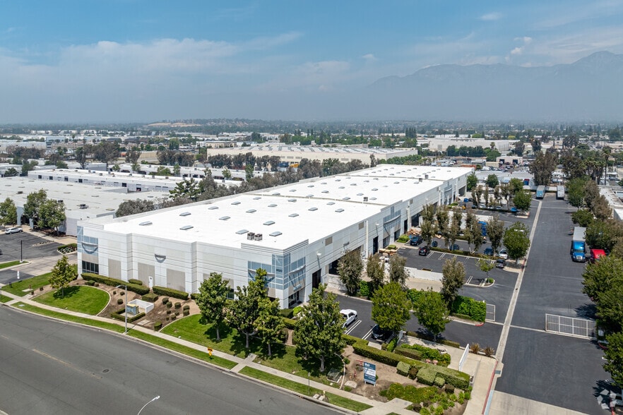 More Photos Of 9520 7th St, Rancho Cucamonga Warehouse For Lease