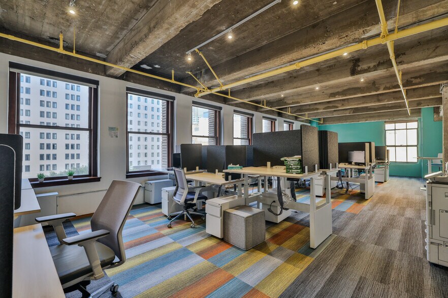 More Photos Of 742-748 S Hill St, Los Angeles Loft Creative Space For Lease