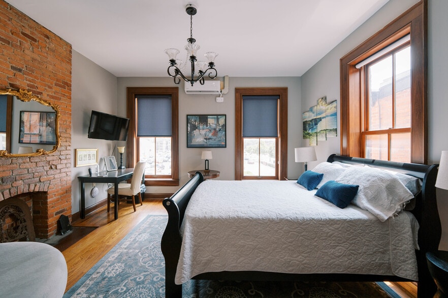 More Photos Of 22-24 E Mound St, Columbus General Retail For Sale