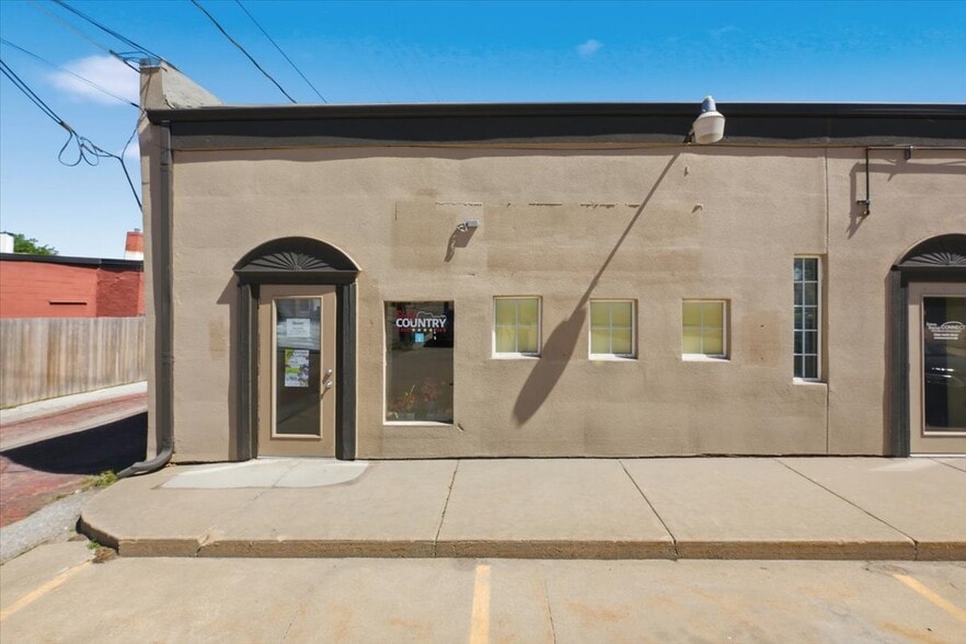 More Photos Of 600 S 4th St, Council Bluffs Office For Lease