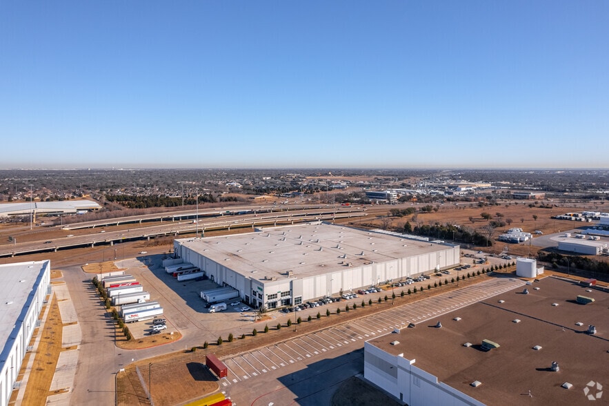 More Photos Of 5181 Samuell Blvd, Mesquite Distribution For Lease