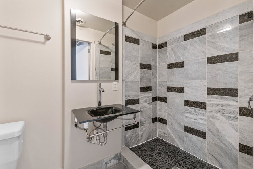 More Photos Of 311-313 W Baltimore St, Baltimore Apartments For Sale