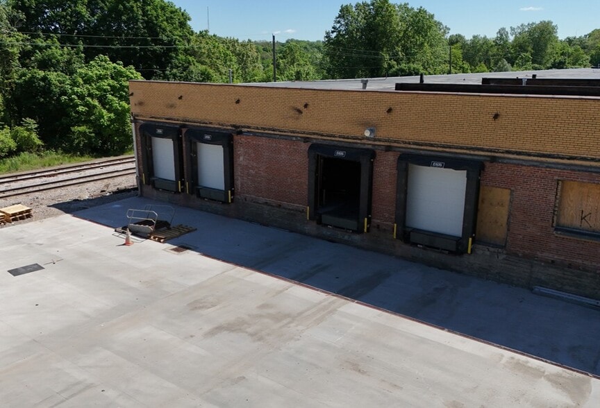 More Photos Of 131 N Summit St, Akron Warehouse For Lease