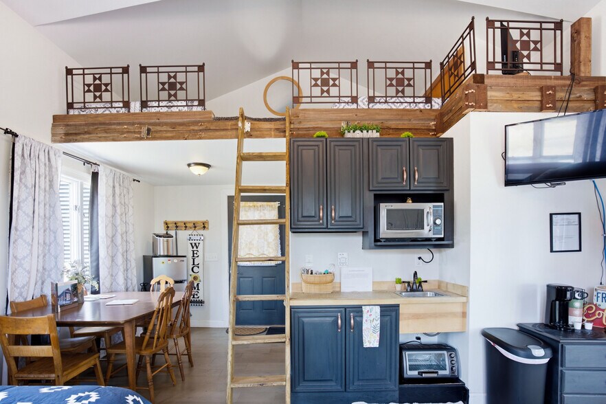 More Photos Of E13887 Highway DL, Merrimac Specialty For Sale