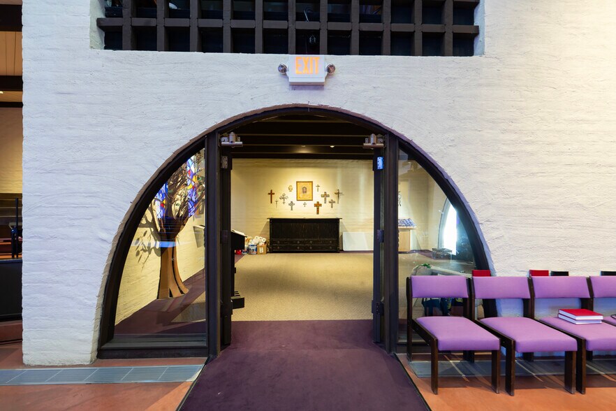 More Photos Of 3539 E Stanford Dr, Paradise Valley Coworking Space