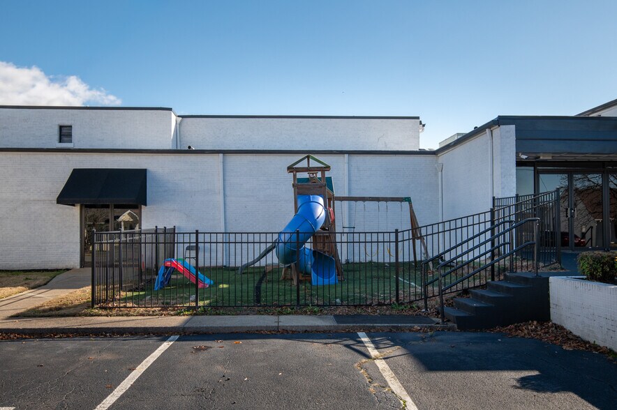 More Photos Of 310 Coles Ferry Pike, Lebanon Religious Facility For Sale