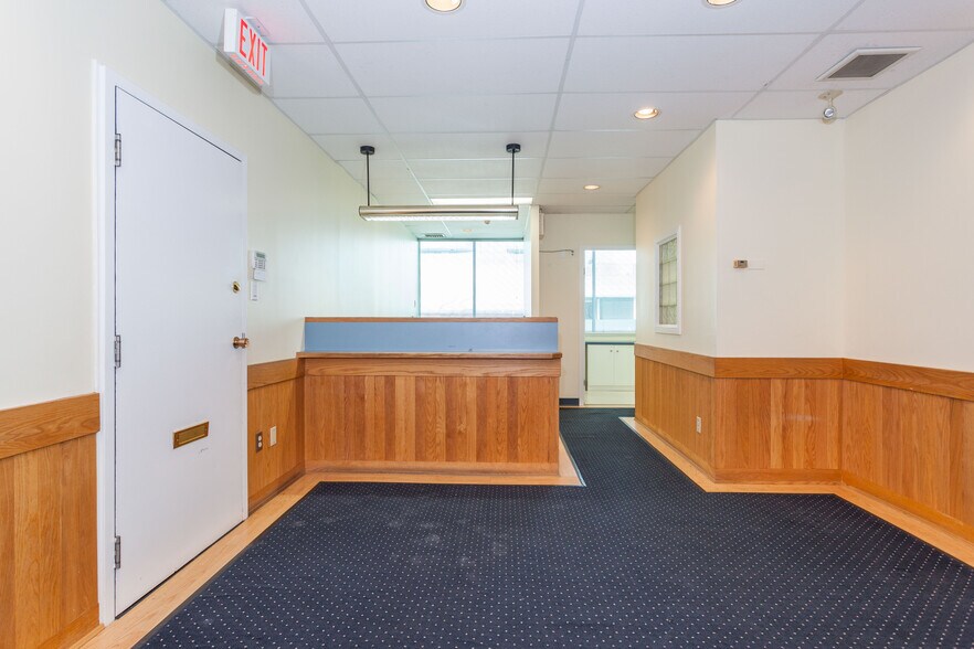 More Photos Of 8035 120th St, Delta Medical For Lease