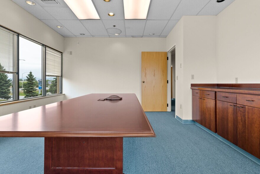 More Photos Of 4450 Cordova, Anchorage Office For Lease