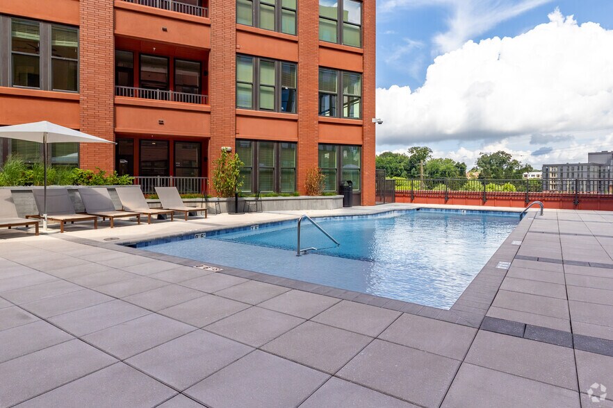 More Photos Of 300 E 36th St, Charlotte Apartments For Lease