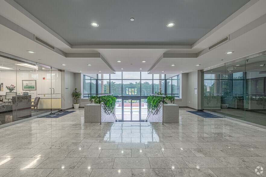 More Photos Of 6401 Golden Triangle Dr, Greenbelt Office For Lease