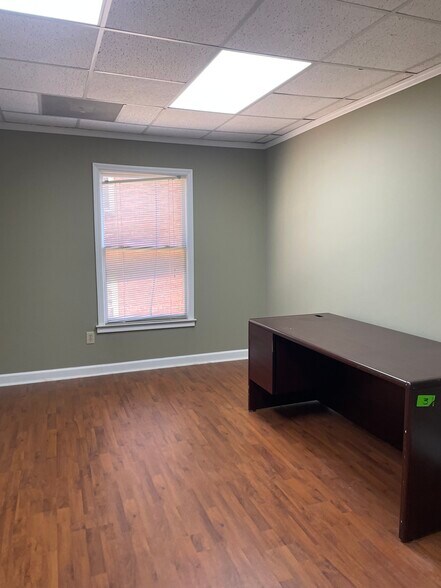 More Photos Of 2440 Sandy Plains Rd, Marietta Office For Sale