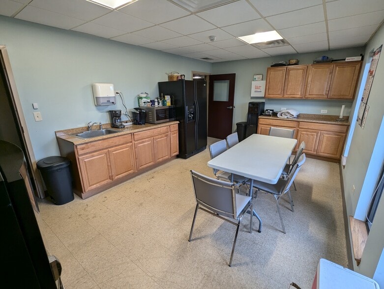 More Photos Of 9325 Gulfstream Rd, Frankfort Warehouse For Sale
