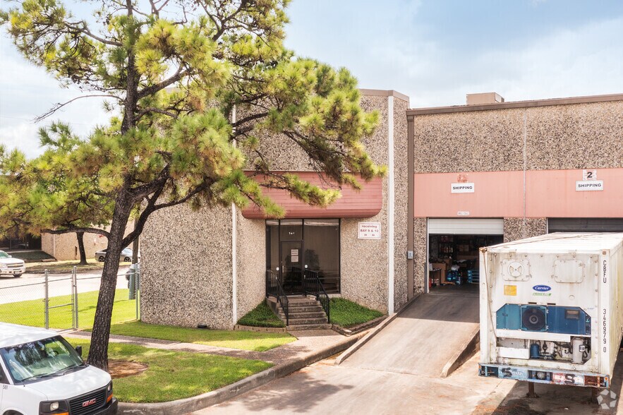 More Photos Of 9366 Wallisville Rd, Houston Warehouse For Lease