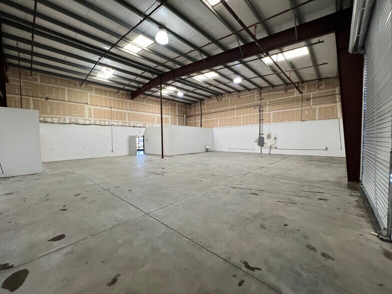 More Photos Of 470 W Larch Rd, Tracy Service For Sale