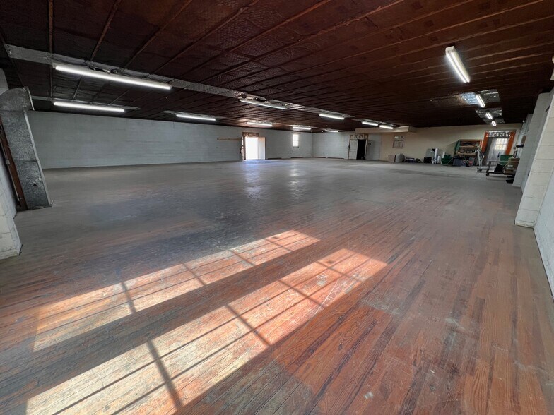 More Photos Of 265 Harrisonville Lake Rd, Pilesgrove Service For Lease