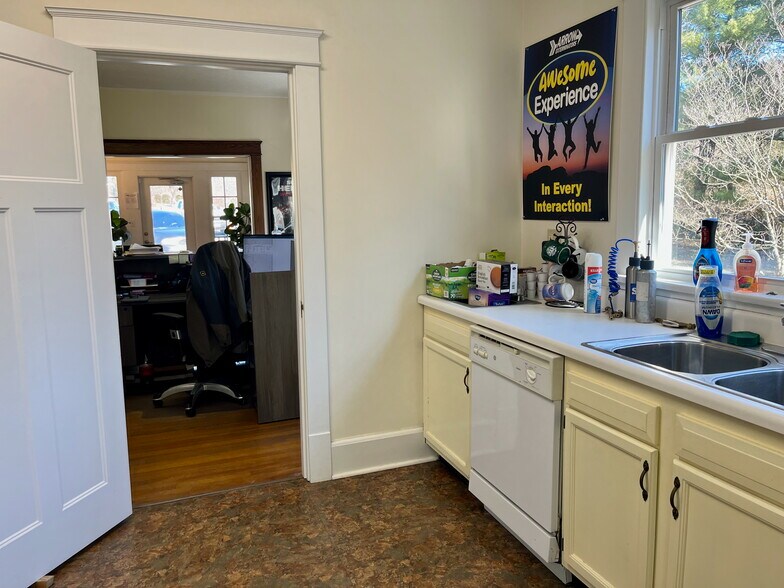 More Photos Of 4105 Central Avenue Pike, Knoxville Office For Lease