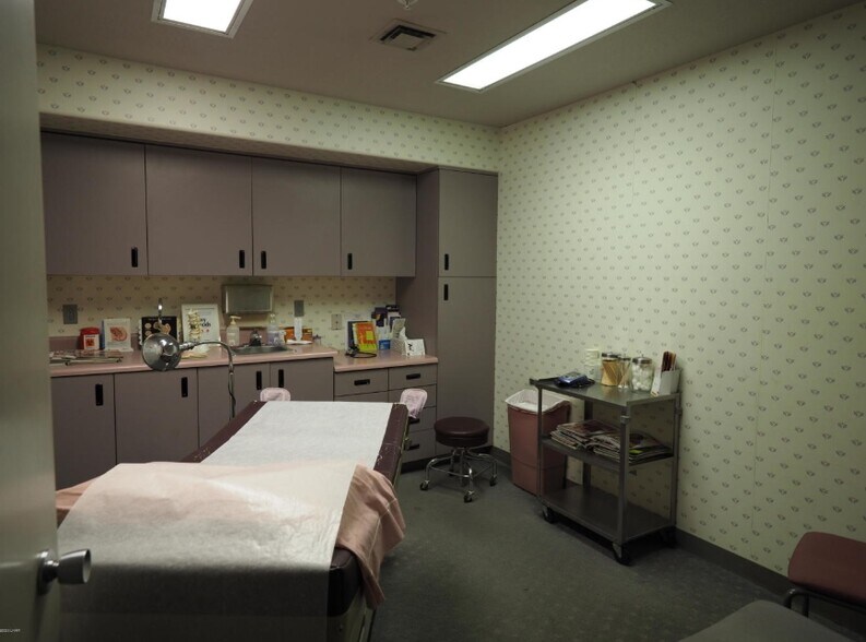 More Photos Of 1840 Mesquite Ave, Lake Havasu City Medical For Lease
