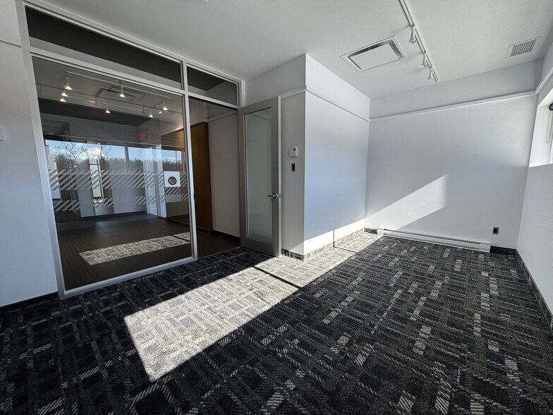 More Photos Of 4520-4540 Rue Charles-Malhiot, Trois-Rivières Office For Lease