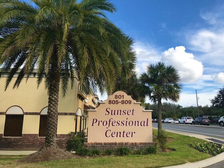 More Photos Of 809 County Road 466, The Villages Medical For Sale