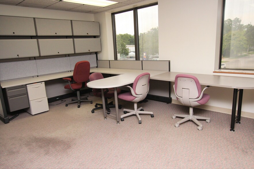 More Photos Of 2 W Main St, Fremont Office For Lease