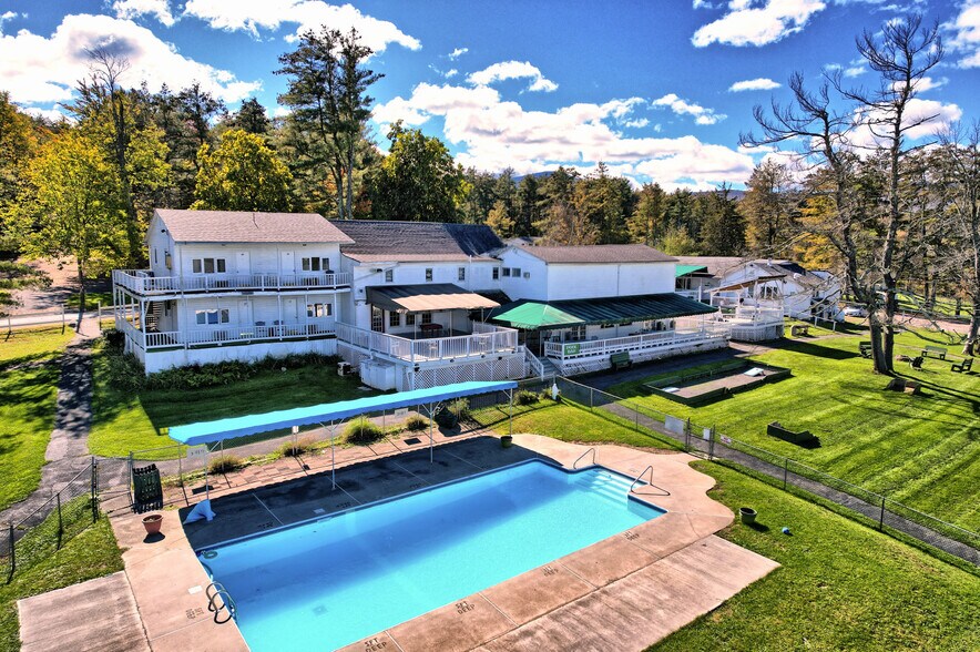 More Photos Of 118 Golden Hill Rd, Cornwallville Hotel For Sale