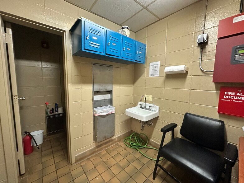 More Photos Of 504 Martin Luther King Jr Dr, Greensboro Daycare Center For Sale