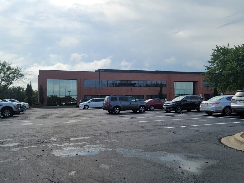 More Photos Of 3200 Robbins Rd, Springfield Office For Sale