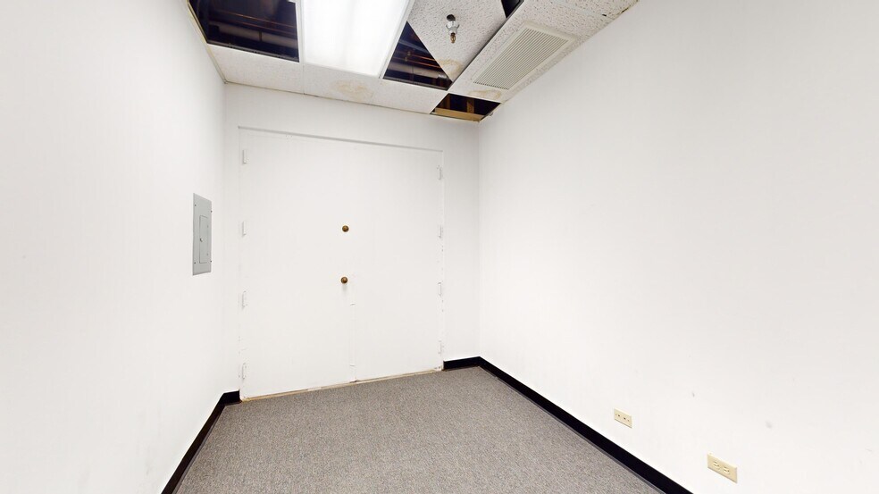 More Photos Of 1542 Young St, Honolulu Office Residential For Sale