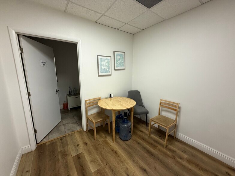 More Photos Of 1906 W Platt St, Tampa Office For Lease