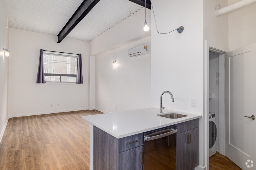 More Photos Of 220 S 47th St, Philadelphia Apartments For Lease
