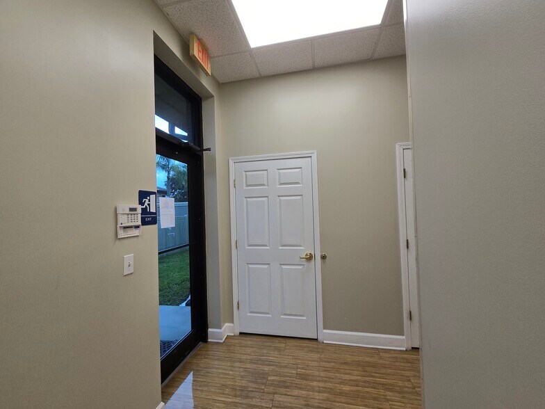 More Photos Of 4500 Hodges Blvd, Jacksonville Office For Lease