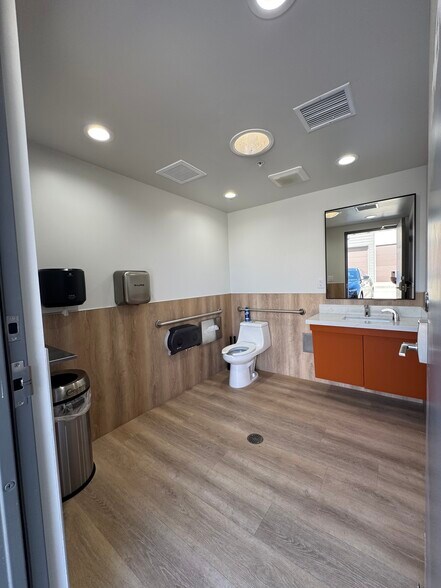 More Photos Of 49751 Oates Ln, Coachella Parking Garage For Sale