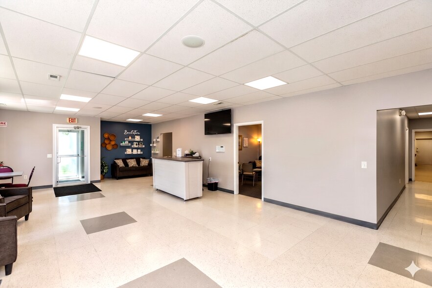 More Photos Of 230 Commerce Dr, Franklin Warehouse For Sale