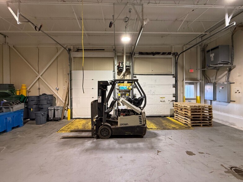 More Photos Of 960 Creek Rd, Bellmawr Food Processing For Lease