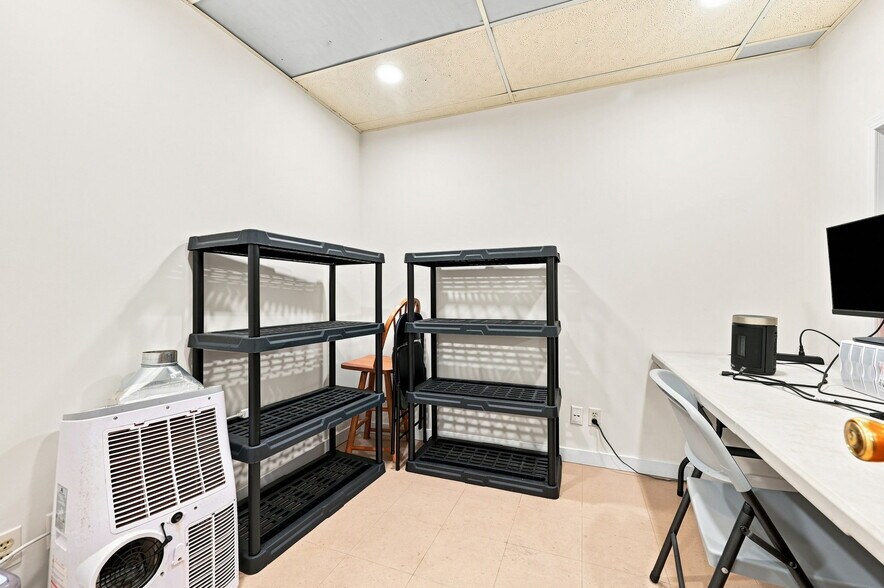 More Photos Of 2757 16th St, San Francisco Warehouse For Lease