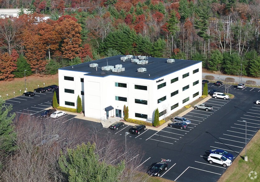 Primary Photo Of 15 Dartmouth Dr, Auburn Office For Lease