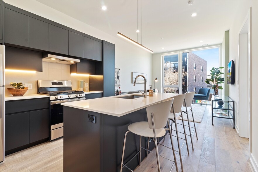 More Photos Of 4513 N Clark St, Chicago Apartments For Sale