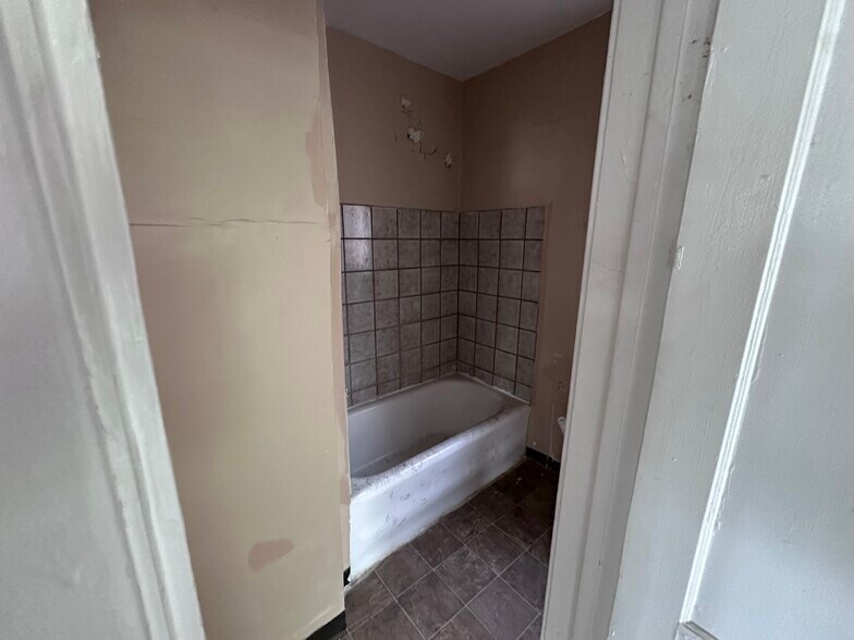 More Photos Of 2360 W Grand Blvd, Detroit Apartments For Sale
